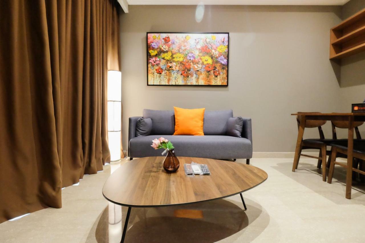 Comfortable And Modern 2Br Menteng Park Apartment By Travelio Джакарта Экстерьер фото